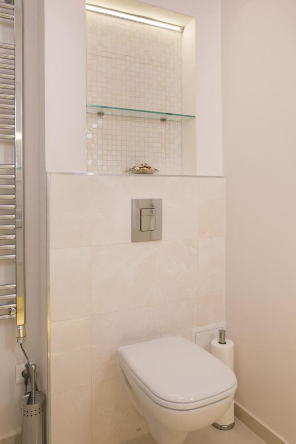 בודפשט Panni Luxury Apartment Next To Gozsdu Garden מראה חיצוני תמונה